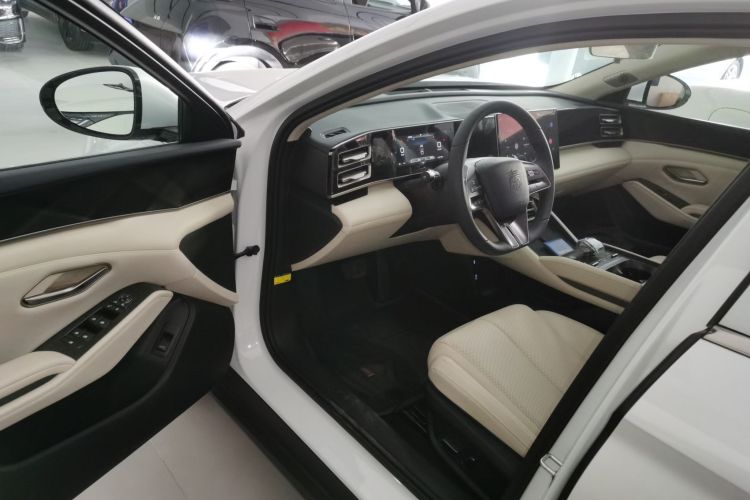 比亚迪 秦L 2024款 DM-i 80KM超越型中控内饰20