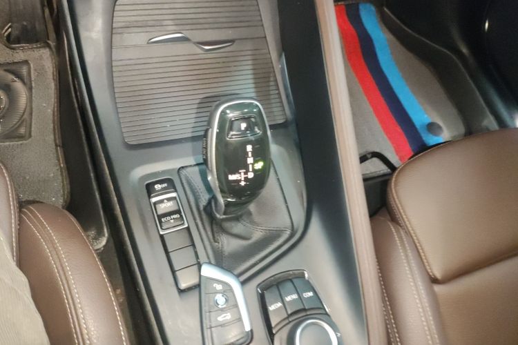 宝马X1 2020款 sDrive20Li 时尚型中控内饰18