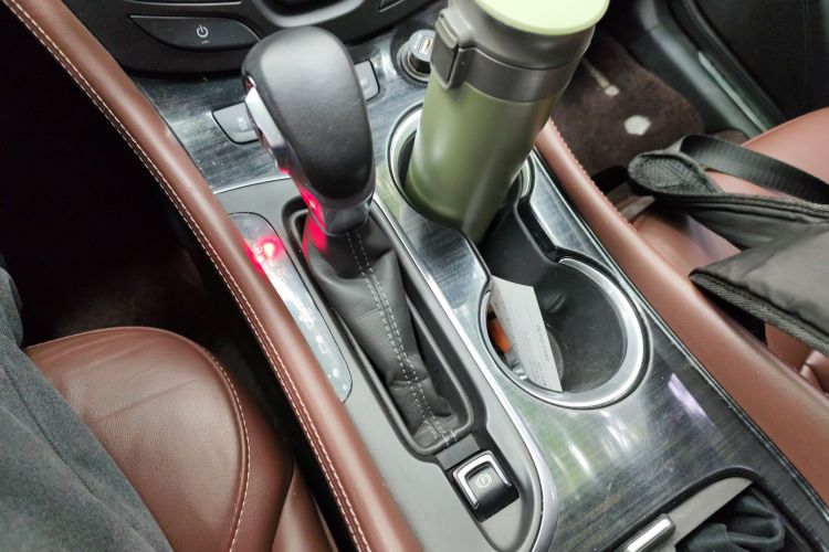 别克 昂科威 2018款 28T 四驱精英型中控内饰18