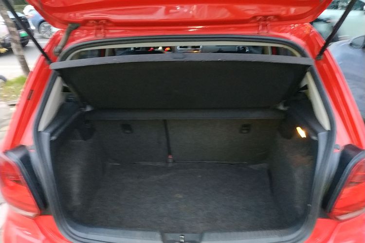 大众 Polo 2014款 1.6L 自动舒适版机舱底盘23