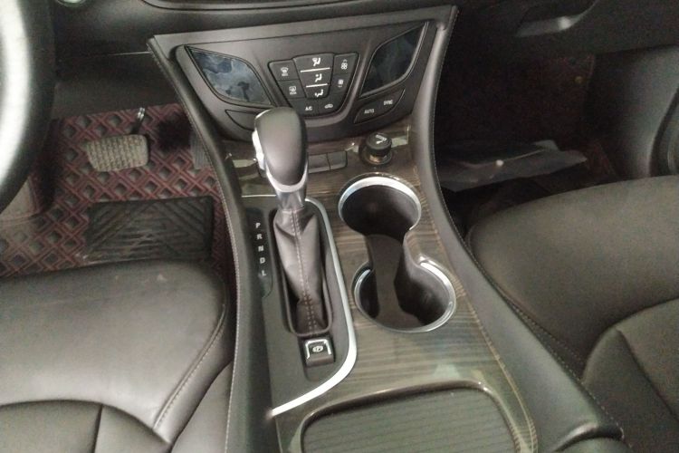 别克 昂科威 2020款 20T 两驱精英型中控内饰18