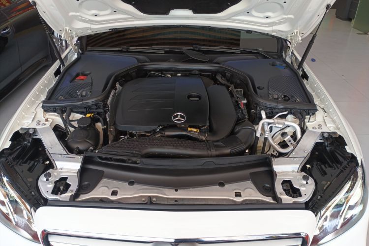 奔驰E级 2020款 E 300 L 运动时尚型局部细节24