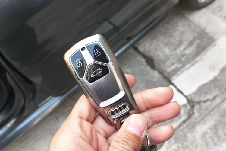 奥迪A4L 2020款 40 TFSI 豪华致雅型中控内饰11