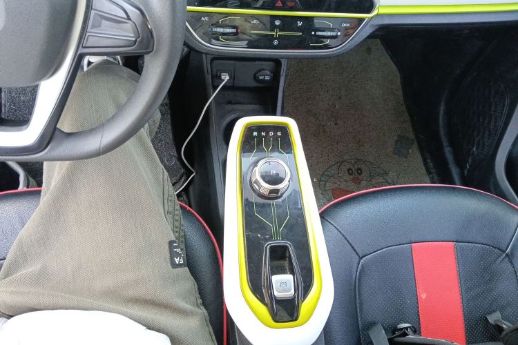 长安欧尚 奔奔E-Star 2022款 清心版 多彩款 磷酸铁锂中控内饰18