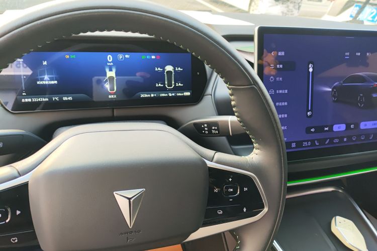 深蓝汽车 深蓝SL03 2023款 135Plus增程版中控内饰18