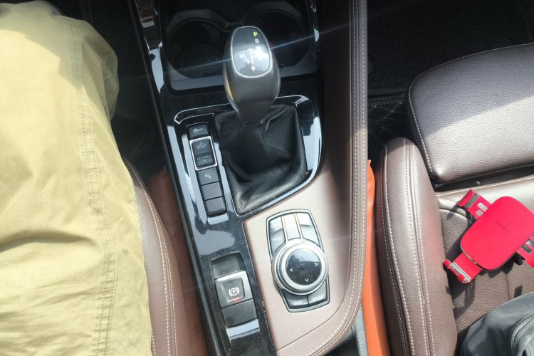 宝马X1 2016款 sDrive20Li 豪华型中控内饰18