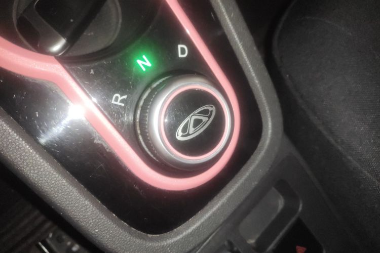 奇瑞新能源 小蚂蚁 2021款 20万蚁粉款 才气版 磷酸铁锂 301km中控内饰18