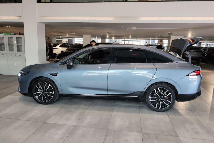 小鹏P5 2021款 460G+车身外观4