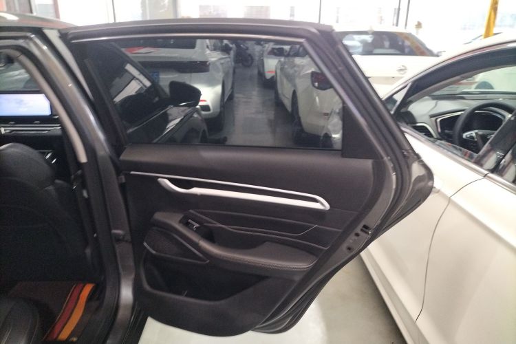 吉利汽车 帝豪 2023款 第4代冠军版 1.5L CVT尊贵型中控内饰7006