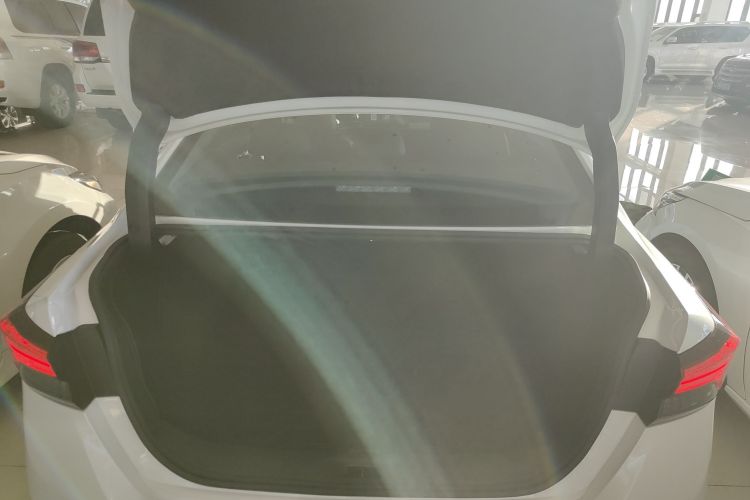 日产 天籁 2022款 2.0T XL 进享版机舱底盘23