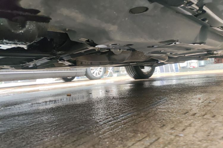 奔驰GLE 2015款 GLE 320 4MATIC局部细节9004