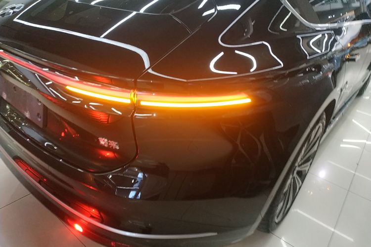 蔚来ET9 2025款 102kWh 签名版车身外观6006