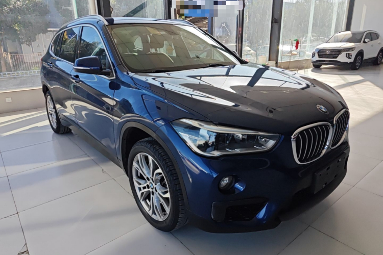 宝马X1 2019款 sDrive20Li 领先型车身外观6002