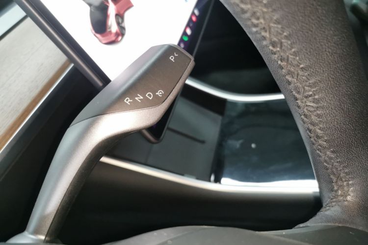 特斯拉 Model 3 2020款 改款 标准续航后驱升级版中控内饰18