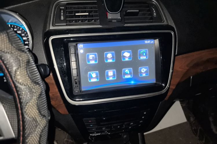 北汽威旺S50 2016款 1.5T 手动欢动精英型中控内饰16