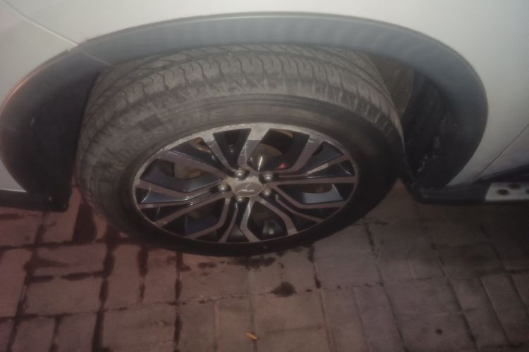 三菱 欧蓝德 2016款 2.4L 四驱精英版 5座车身外观6001