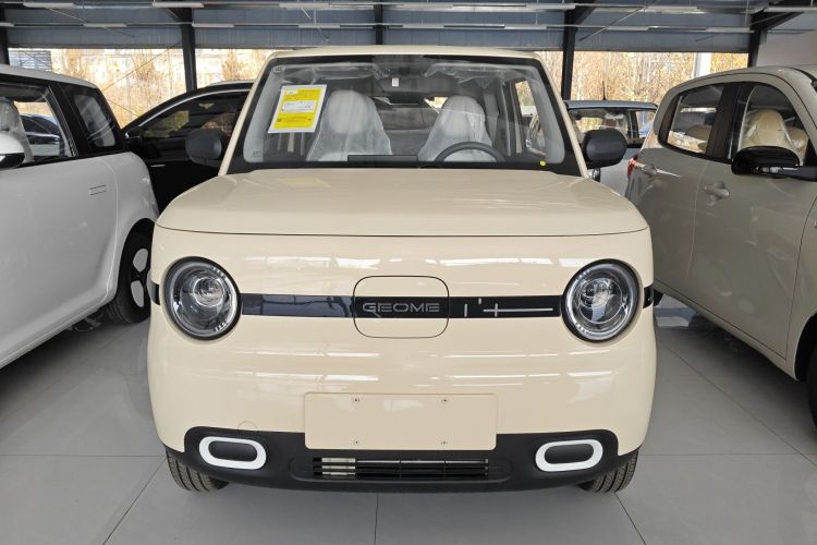 吉利银河 熊猫 2025款 210km 元气熊车身外观2