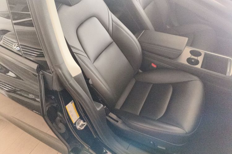 特斯拉 Model 3 2021款 标准续航后驱升级版 3D6局部细节41