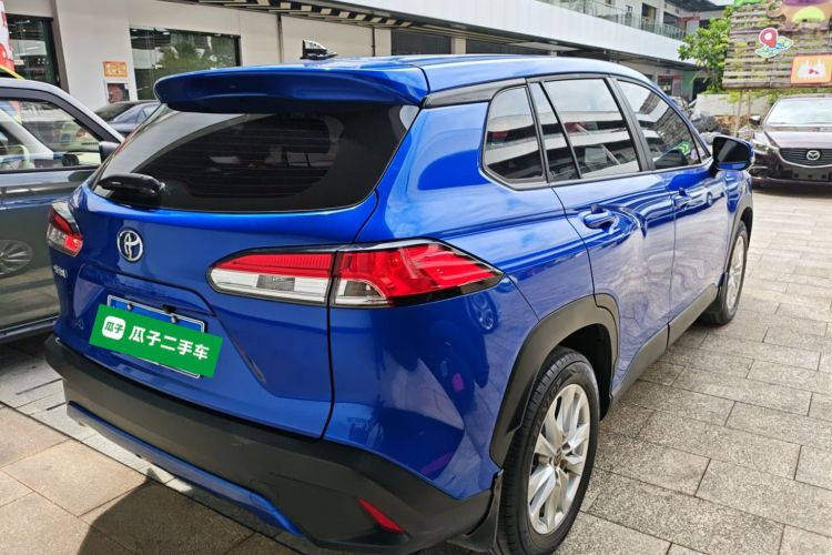 丰田 卡罗拉锐放 2022款 2.0L 先锋版车身外观7