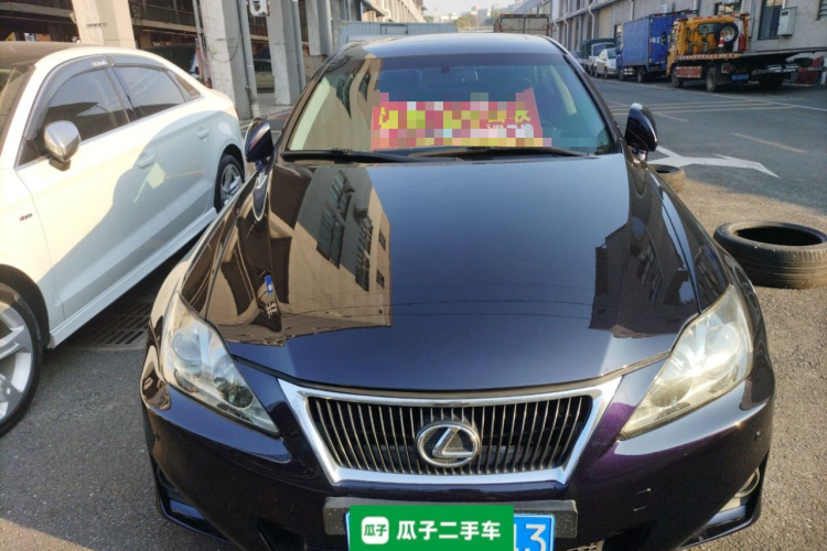 雷克萨斯IS 2011款 250 运动版车身外观2