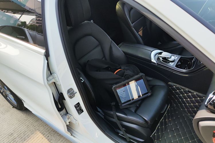 奔驰C级 2018款 C 200 L 运动版局部细节41