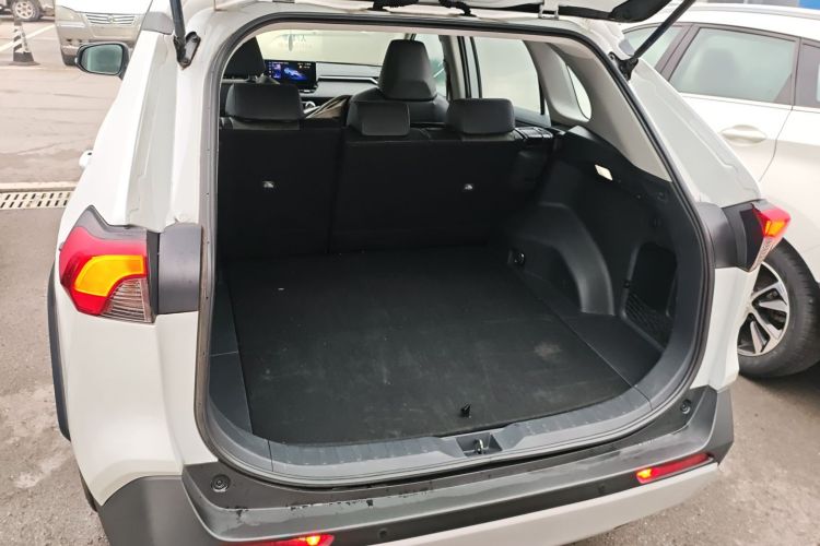 丰田 RAV4荣放 2023款 2.0L CVT四驱探险Plus版局部细节23