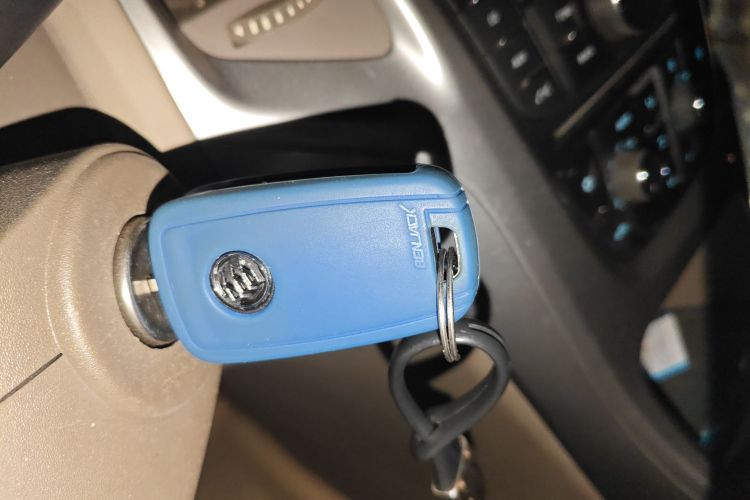 别克 英朗 2013款 GT 1.6L 自动时尚版中控内饰7001