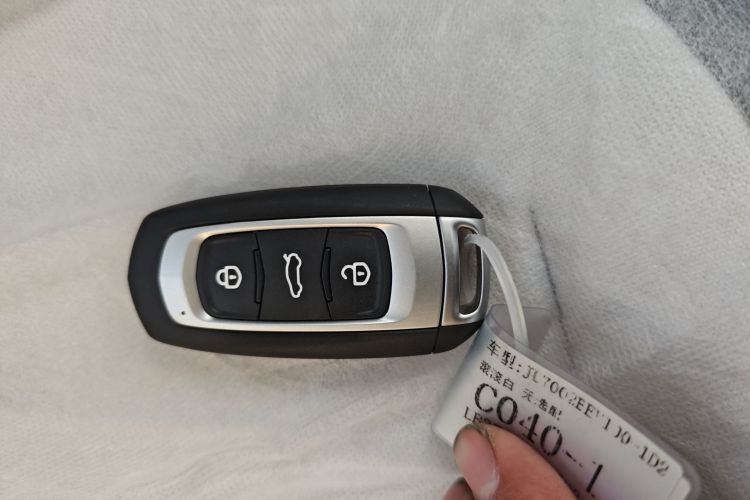 吉利银河 熊猫 2025款 210km 元气熊中控内饰11