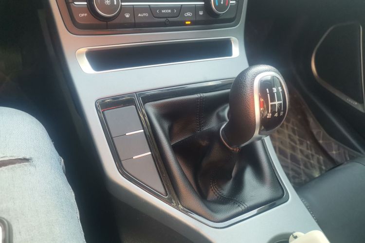 吉利汽车 帝豪 2021款 UP 1.5L 手动豪华型中控内饰18