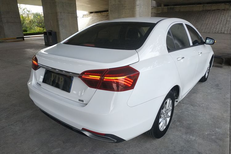 吉利汽车 帝豪 2020款 1.5L 手动舒适型车身外观9