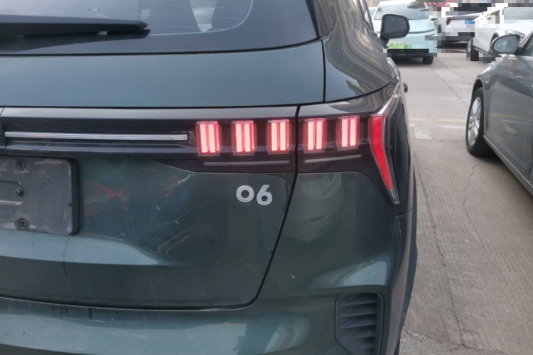 领克06 2023款 Remix 1.5T Hero车身外观9