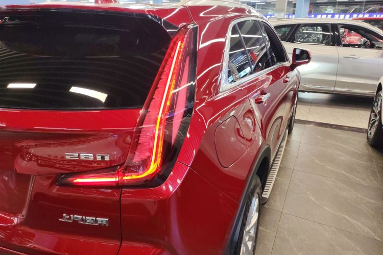 凯迪拉克XT4 2021款 28T 两驱技术型车身外观9