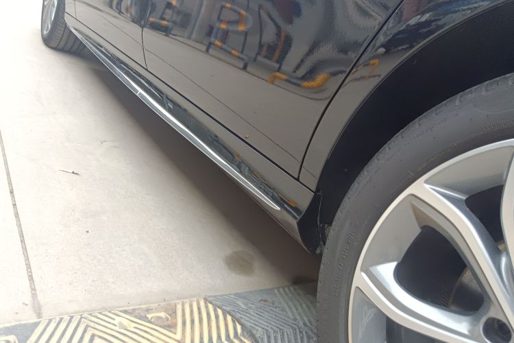 奔驰E级 2021款 E 300 L 运动豪华型局部细节9002