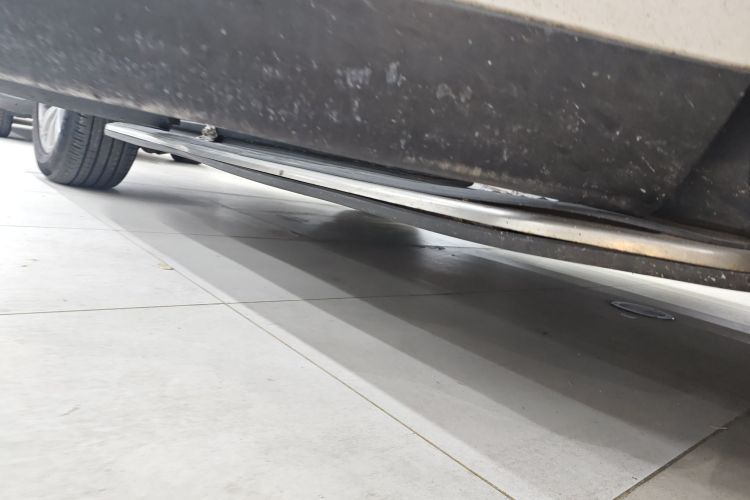 路虎 发现神行 2018款 240PS SE版局部细节9001