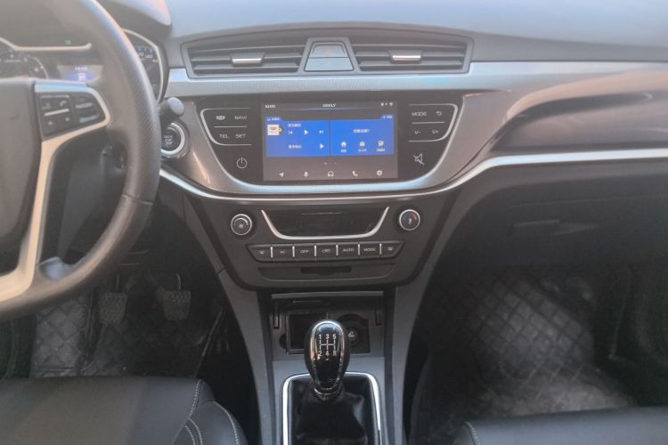 吉利汽车 帝豪 2017款 三厢百万款 1.5L 手动向上版中控内饰16