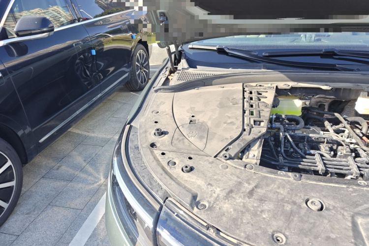 鸿蒙智行 问界M7 2022款 1.5T 后驱舒适版机舱底盘25