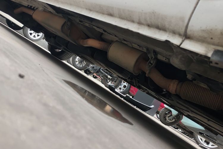 奔驰 威霆 2016款 2.0T 商务版局部细节9001