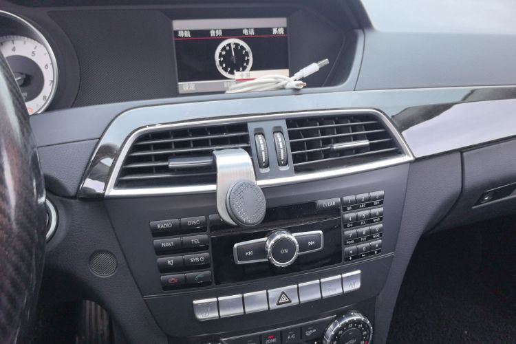 奔驰C级 2013款 C 260 CGI 时尚型中控内饰16