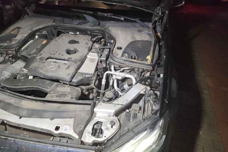 奔驰E级 2017款 E 300 L 豪华型局部细节9007