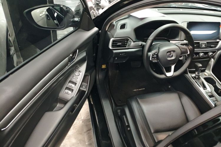 本田 雅阁 2022款 260TURBO 豪华版中控内饰7003