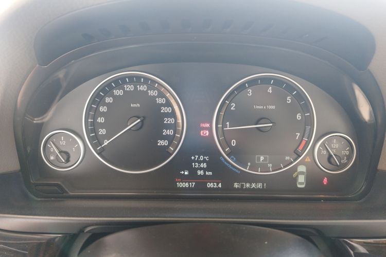 宝马5系 2013款 525Li 豪华型中控内饰14