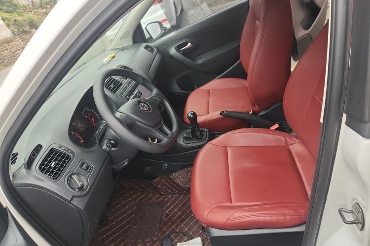 大众 Polo 2016款 1.4L 手动风尚型中控内饰19