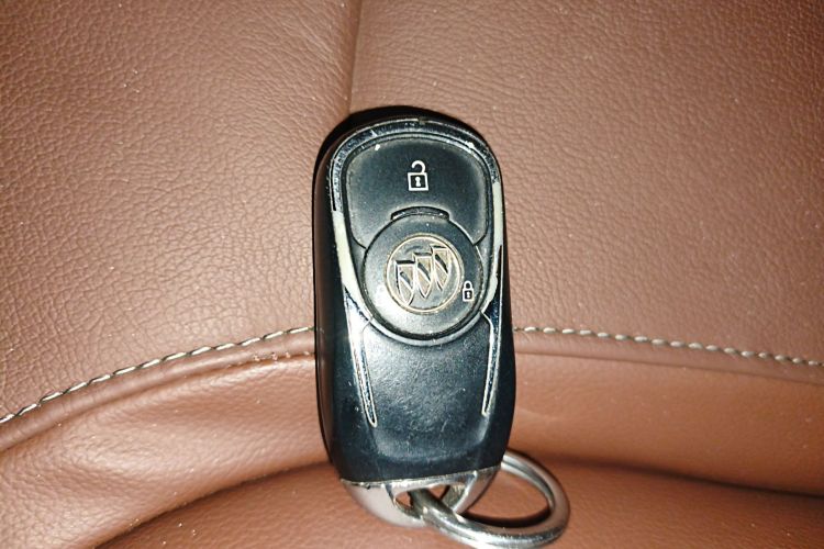 别克GL6 2019款 18T 6座互联豪华型 国VI中控内饰11