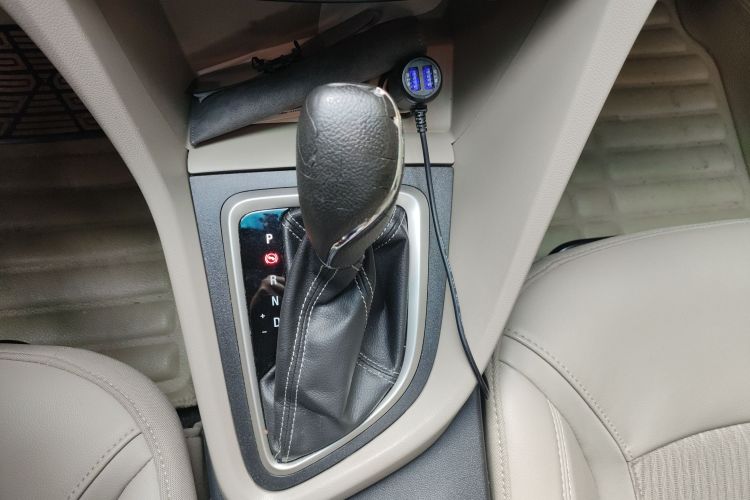 别克 英朗 2016款 15N 自动精英型中控内饰18