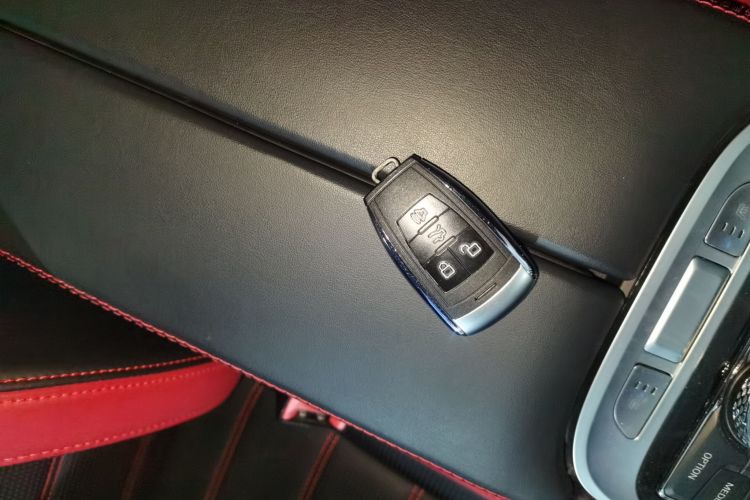 北京越野 北京BJ40 2019款 2.3T 自动四驱城市猎人版旗舰型 国VI中控内饰11