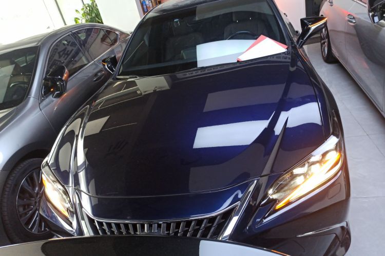 雷克萨斯ES 2021款 300h 臻享版车身外观2