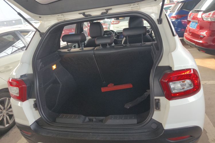 中华V3 2015款 1.5L 自动智能型机舱底盘23