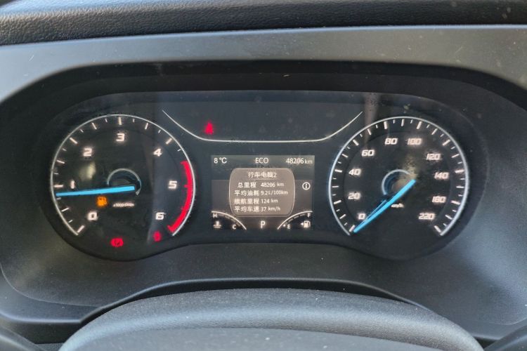 江铃福顺 2023款 2.0T 自动短轴中顶商运型多功能乘用车6座中控内饰14