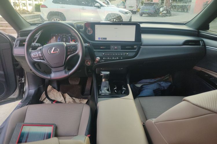 雷克萨斯ES 2022款 200 卓越版中控内饰12