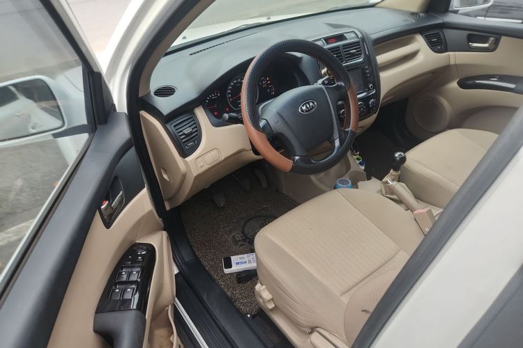 起亚 狮跑 2013款 2.0L 手动两驱版GL中控内饰7003